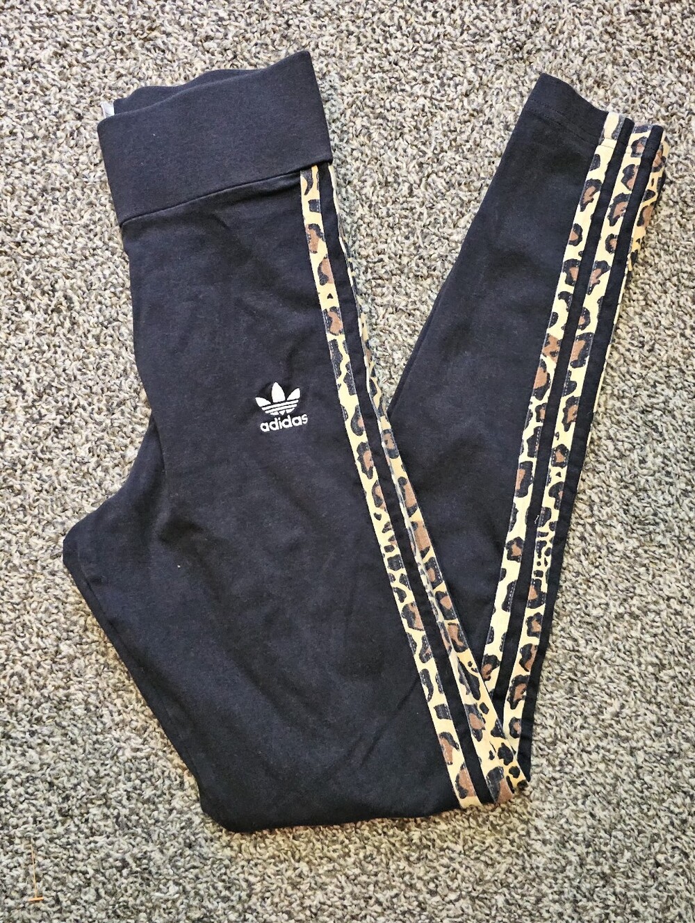 Adidas Black Leopard Print Athletic Leggings sz XS
